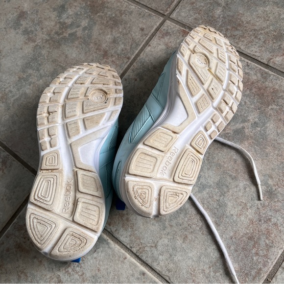 Reebok running shoes, size 10 - Picture 6 of 11